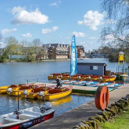 Beautiful Windsor 2 Bed, Perfect Location, 5 Mins Walk To Centre, Free Parking, Legoland, Ascot Leilighet Eksteriør bilde