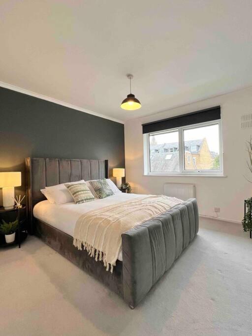 Beautiful Windsor 2 Bed, Perfect Location, 5 Mins Walk To Centre, Free Parking, Legoland, Ascot Leilighet Eksteriør bilde